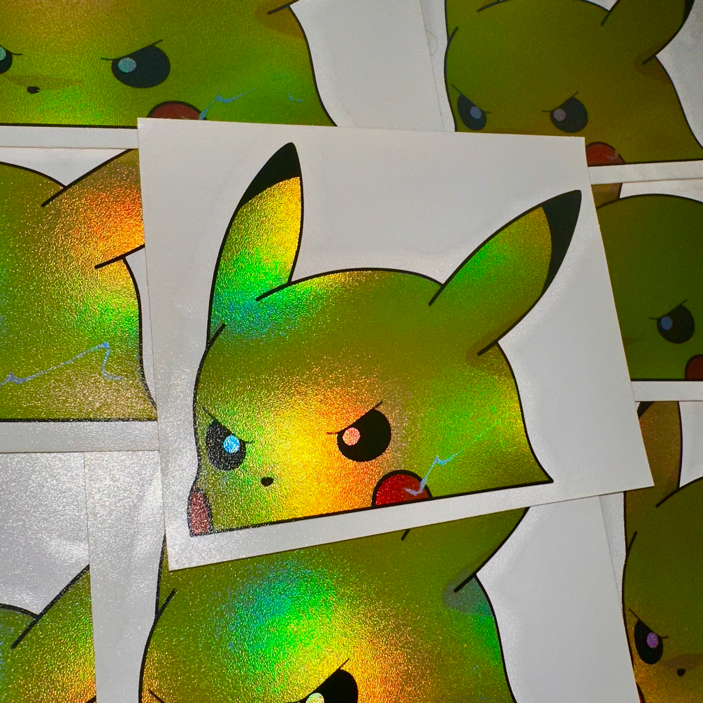 HOLO PIKACHU PEEKER